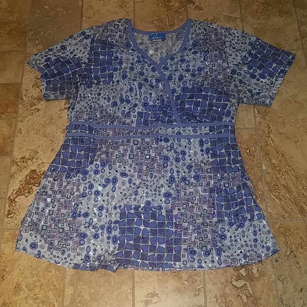 Barco Scrub Top
